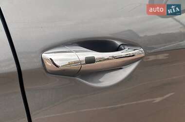 Внедорожник / Кроссовер Hyundai Santa FE 2015 в 