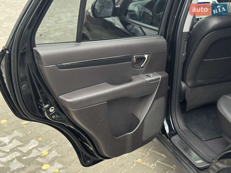 Внедорожник / Кроссовер Hyundai Santa FE 2011 в Ровно