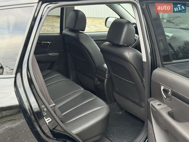 Внедорожник / Кроссовер Hyundai Santa FE 2011 в Ровно