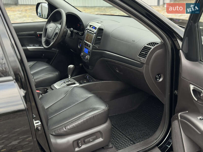 Внедорожник / Кроссовер Hyundai Santa FE 2011 в Ровно