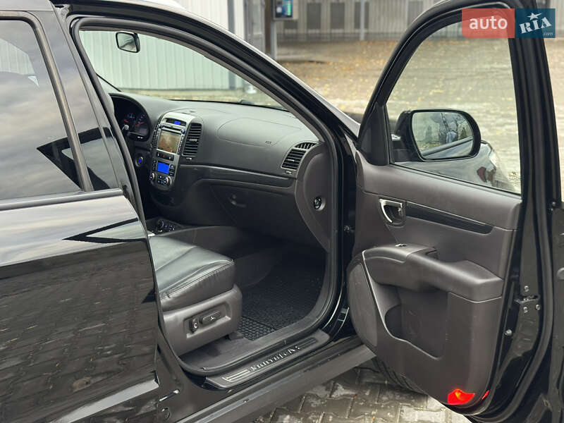 Внедорожник / Кроссовер Hyundai Santa FE 2011 в Ровно