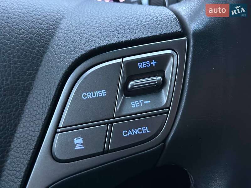 Позашляховик / Кросовер Hyundai Santa FE 2016 в Києві