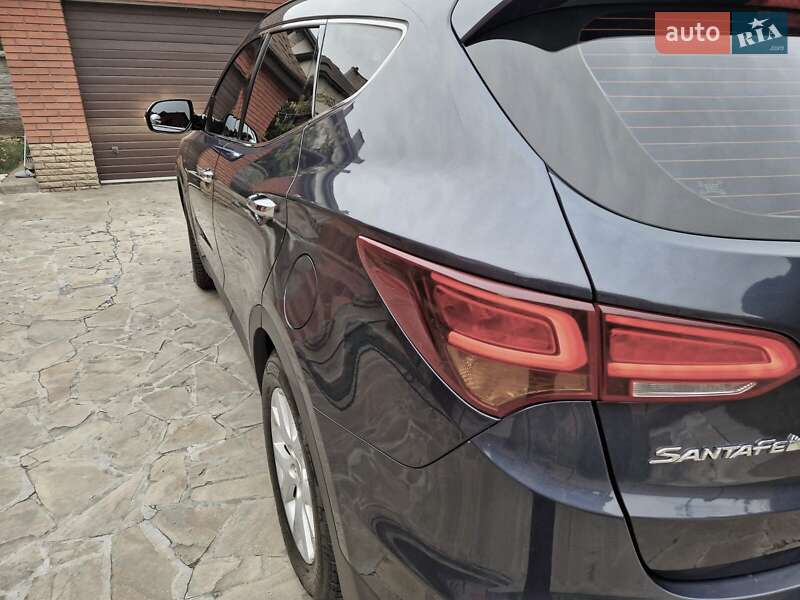 Позашляховик / Кросовер Hyundai Santa FE 2016 в Києві