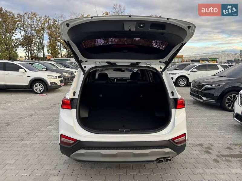 Внедорожник / Кроссовер Hyundai Santa FE 2019 в Киеве