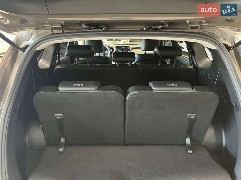 Внедорожник / Кроссовер Hyundai Santa FE 2019 в Одессе