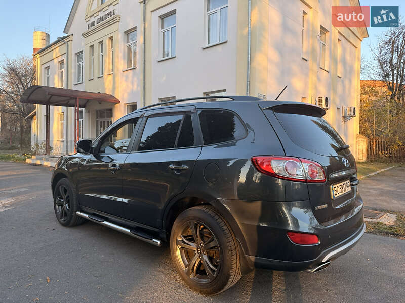 Позашляховик / Кросовер Hyundai Santa FE 2011 в Львові