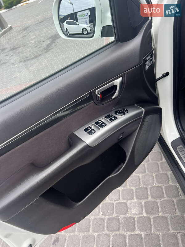 Позашляховик / Кросовер Hyundai Santa FE 2011 в Дніпрі