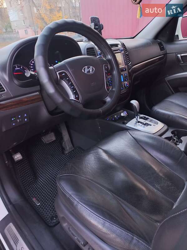 Позашляховик / Кросовер Hyundai Santa FE 2011 в Миколаєві фото 8 Позашляховик / Кросовер Hyundai Santa FE 2011 в Миколаєві