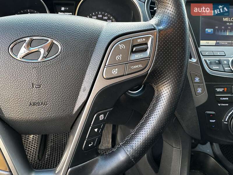 Внедорожник / Кроссовер Hyundai Santa FE 2014 в Киеве