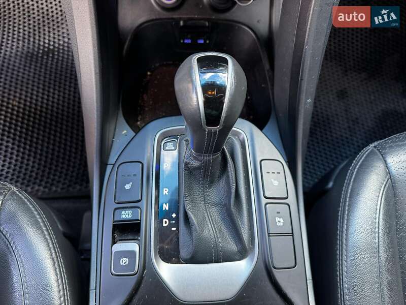 Внедорожник / Кроссовер Hyundai Santa FE 2014 в Киеве