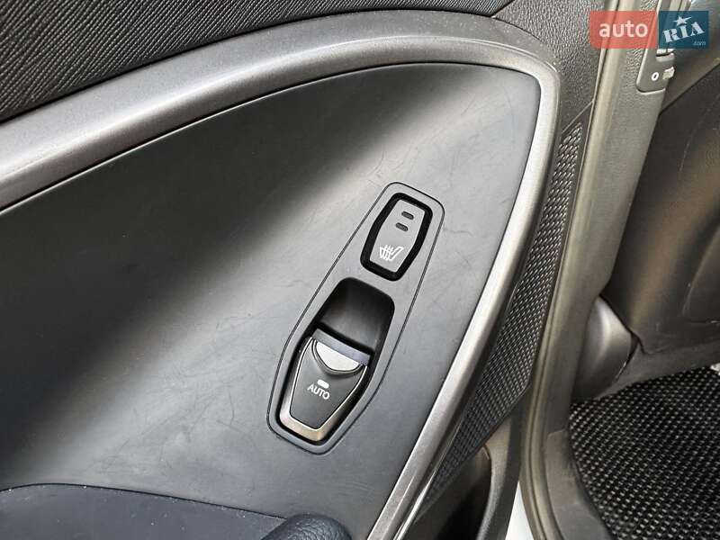 Внедорожник / Кроссовер Hyundai Santa FE 2014 в Киеве