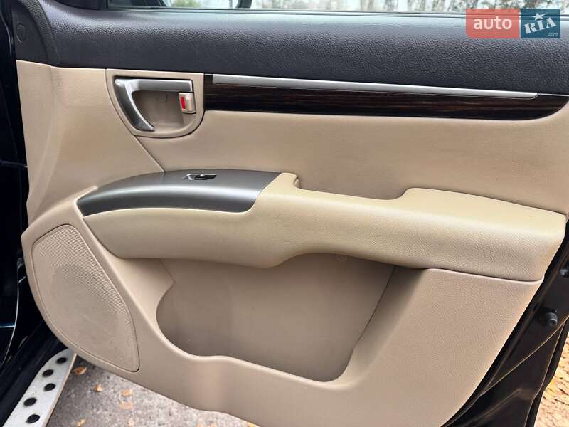 Позашляховик / Кросовер Hyundai Santa FE 2011 в Охтирці