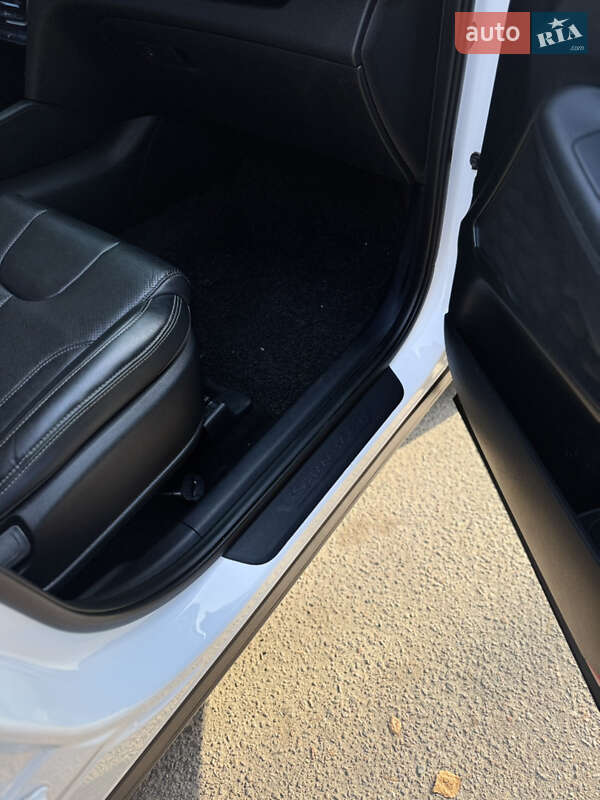 Внедорожник / Кроссовер Hyundai Santa FE 2019 в Краснограде