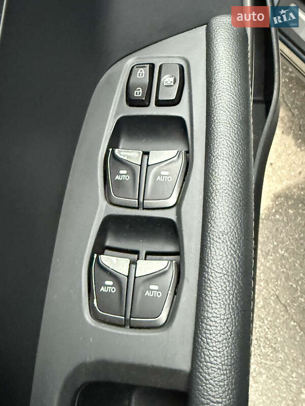 Внедорожник / Кроссовер Hyundai Santa FE 2017 в Киеве фото 52 Внедорожник / Кроссовер Hyundai Santa FE 2017 в Киеве