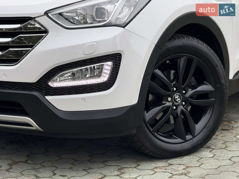 Внедорожник / Кроссовер Hyundai Santa FE 2014 в Дубно