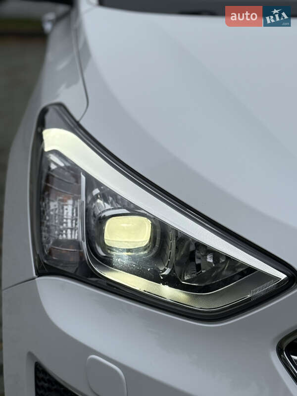 Внедорожник / Кроссовер Hyundai Santa FE 2014 в Дубно