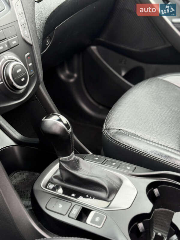 Внедорожник / Кроссовер Hyundai Santa FE 2014 в Дубно