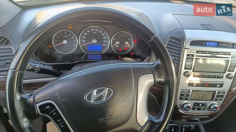 Позашляховик / Кросовер Hyundai Santa FE 2011 в Луцьку