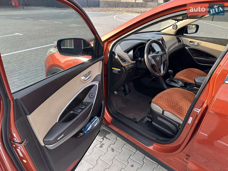 Внедорожник / Кроссовер Hyundai Santa FE 2014 в Дубно