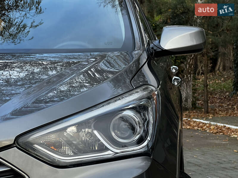 Внедорожник / Кроссовер Hyundai Santa FE 2016 в Дрогобыче