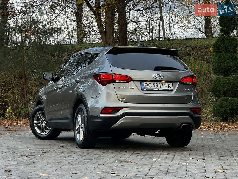 Внедорожник / Кроссовер Hyundai Santa FE 2016 в Дрогобыче