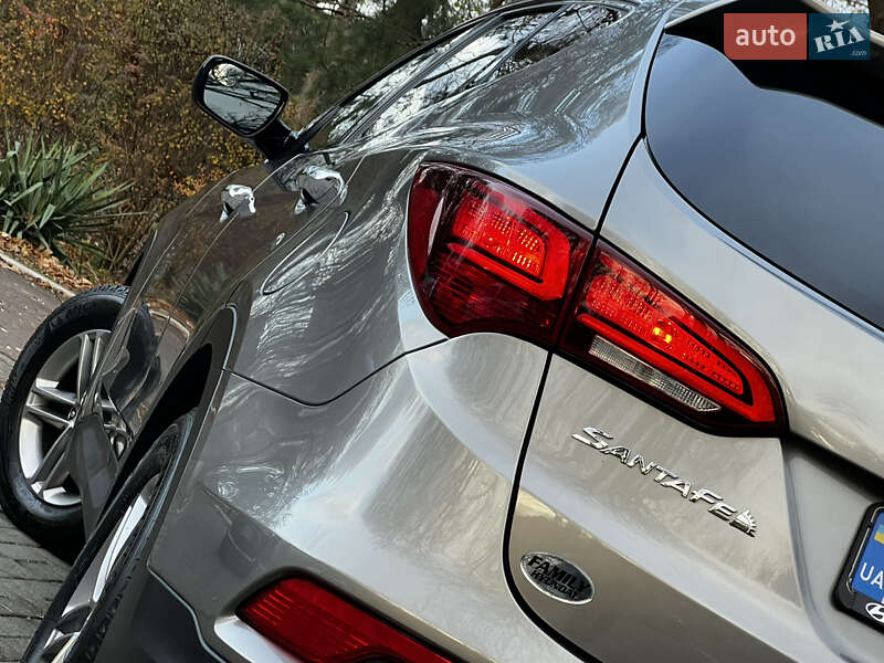 Внедорожник / Кроссовер Hyundai Santa FE 2016 в Дрогобыче