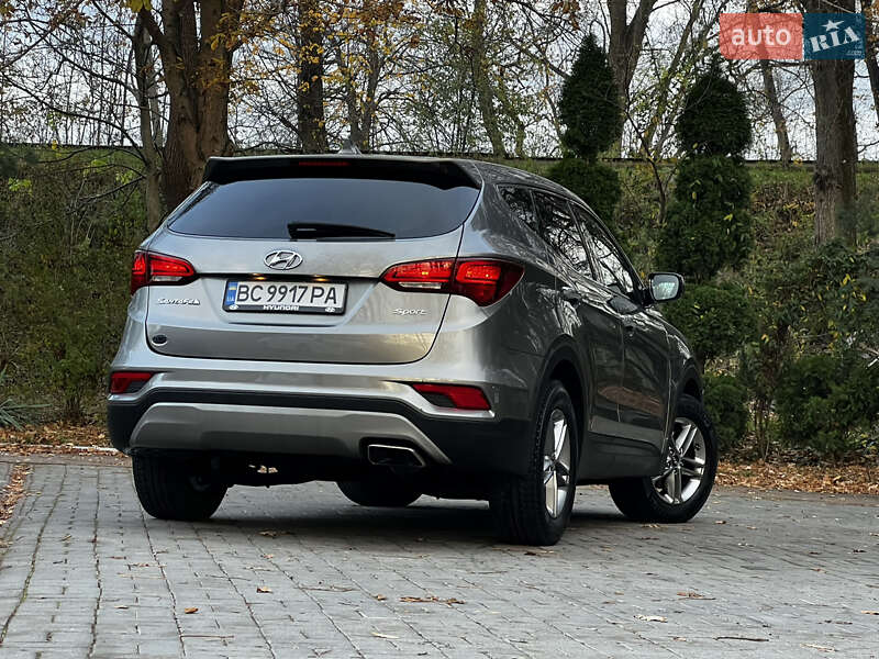 Внедорожник / Кроссовер Hyundai Santa FE 2016 в Дрогобыче