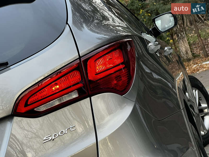 Внедорожник / Кроссовер Hyundai Santa FE 2016 в Дрогобыче