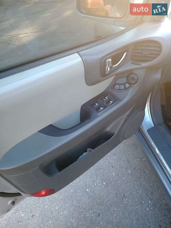 Внедорожник / Кроссовер Hyundai Santa FE 2005 в Хмельницком фото 11 Внедорожник / Кроссовер Hyundai Santa FE 2005 в Хмельницком