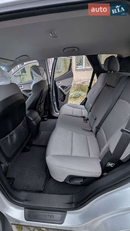 Внедорожник / Кроссовер Hyundai Santa FE 2015 в Тернополе фото 12 Внедорожник / Кроссовер Hyundai Santa FE 2015 в Тернополе
