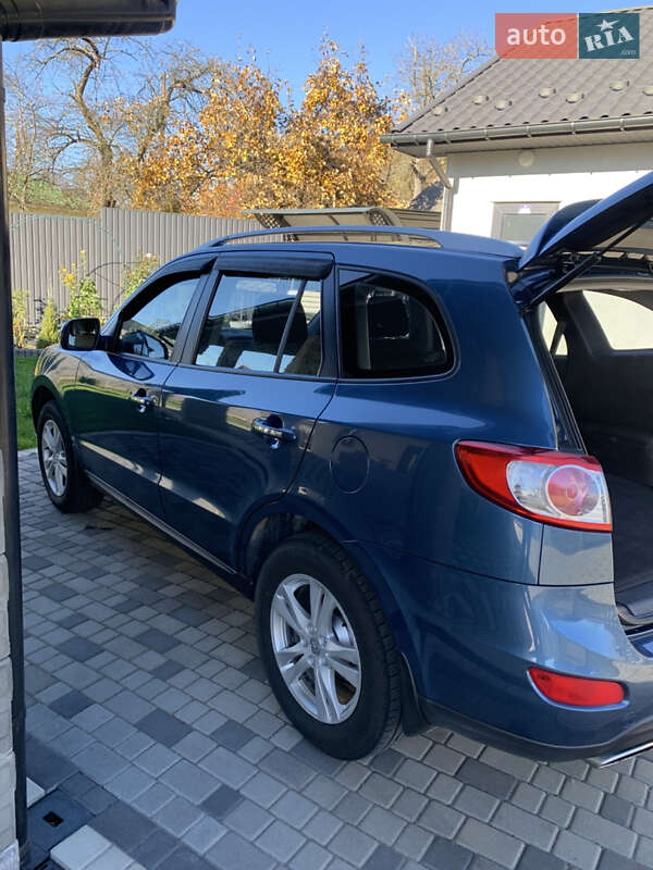 Позашляховик / Кросовер Hyundai Santa FE 2011 в Калуші