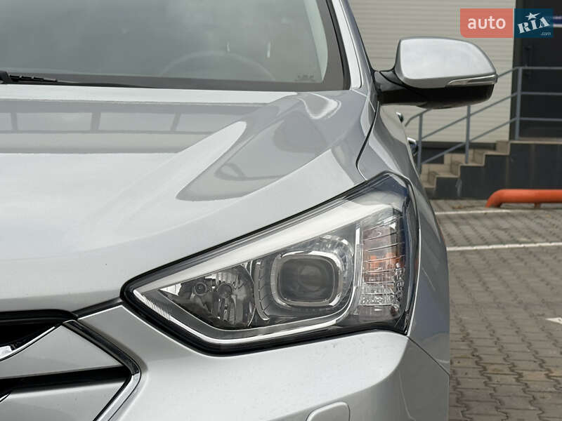 Позашляховик / Кросовер Hyundai Santa FE 2014 в Рівному