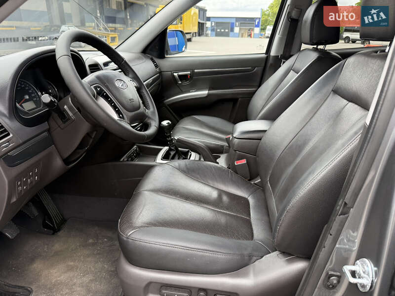 Внедорожник / Кроссовер Hyundai Santa FE 2012 в Ровно
