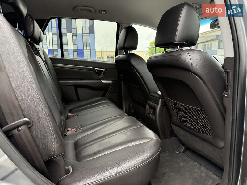 Внедорожник / Кроссовер Hyundai Santa FE 2012 в Ровно