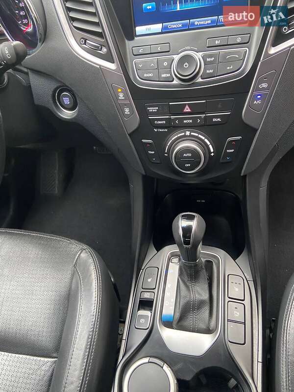 Позашляховик / Кросовер Hyundai Santa FE 2012 в Києві