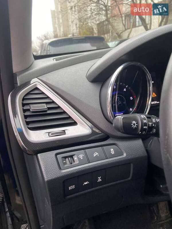 Позашляховик / Кросовер Hyundai Santa FE 2012 в Києві