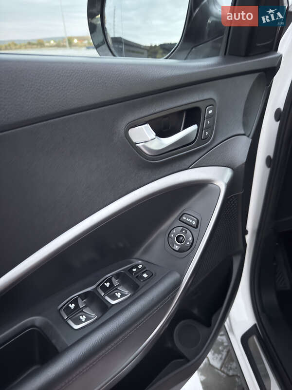 Внедорожник / Кроссовер Hyundai Santa FE 2013 в Дубно