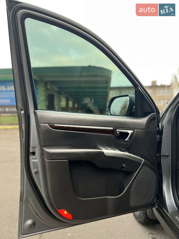 Внедорожник / Кроссовер Hyundai Santa FE 2011 в Николаеве