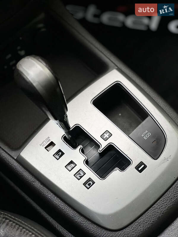 Внедорожник / Кроссовер Hyundai Santa FE 2011 в Николаеве