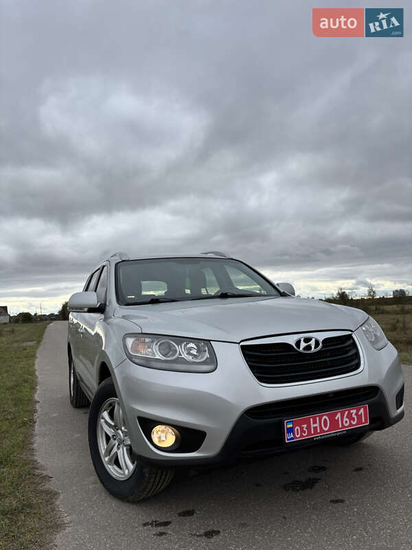 Позашляховик / Кросовер Hyundai Santa FE 2010 в Сарнах