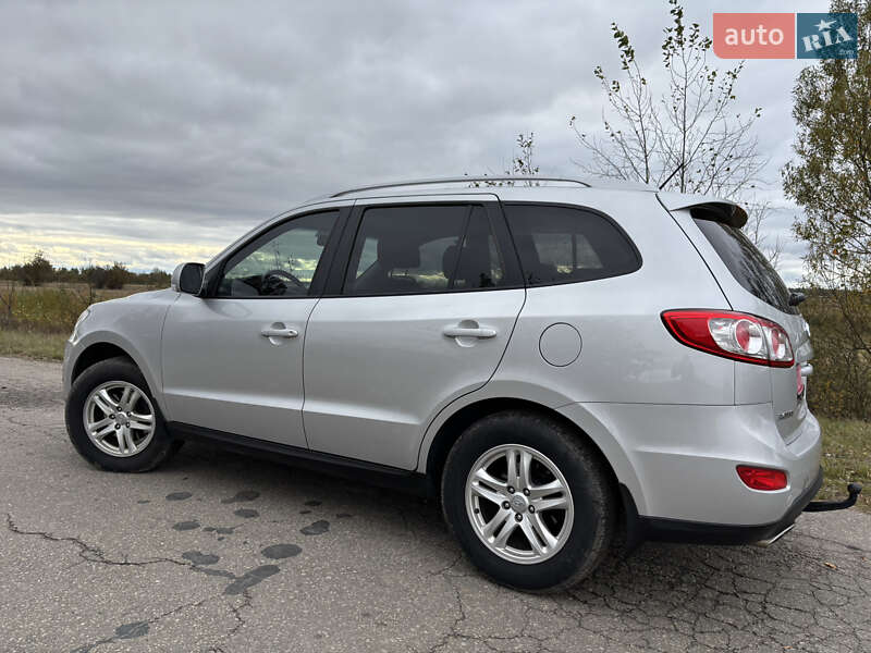 Позашляховик / Кросовер Hyundai Santa FE 2010 в Сарнах