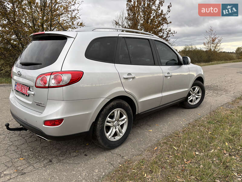 Позашляховик / Кросовер Hyundai Santa FE 2010 в Сарнах