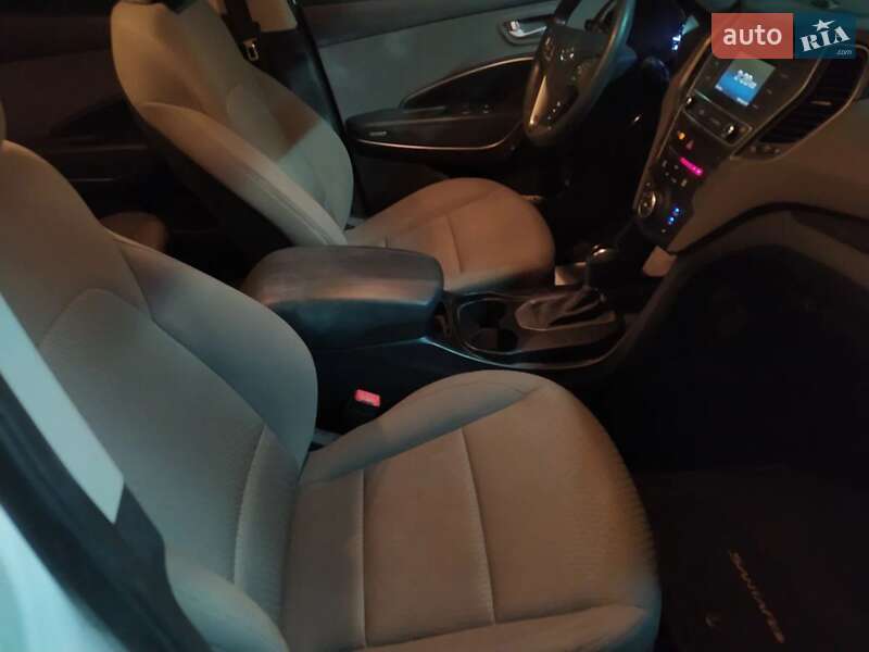 Внедорожник / Кроссовер Hyundai Santa FE 2017 в Одессе фото 3 Внедорожник / Кроссовер Hyundai Santa FE 2017 в Одессе