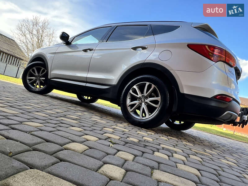 Внедорожник / Кроссовер Hyundai Santa FE 2013 в Ивано-Франковске