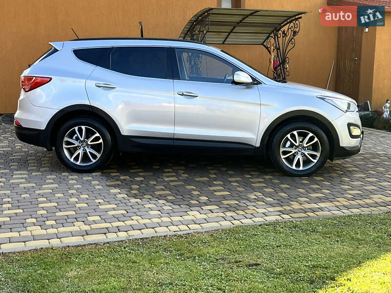 Внедорожник / Кроссовер Hyundai Santa FE 2013 в Ивано-Франковске