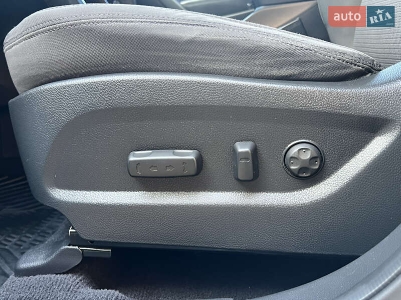 Внедорожник / Кроссовер Hyundai Santa FE 2013 в Ивано-Франковске