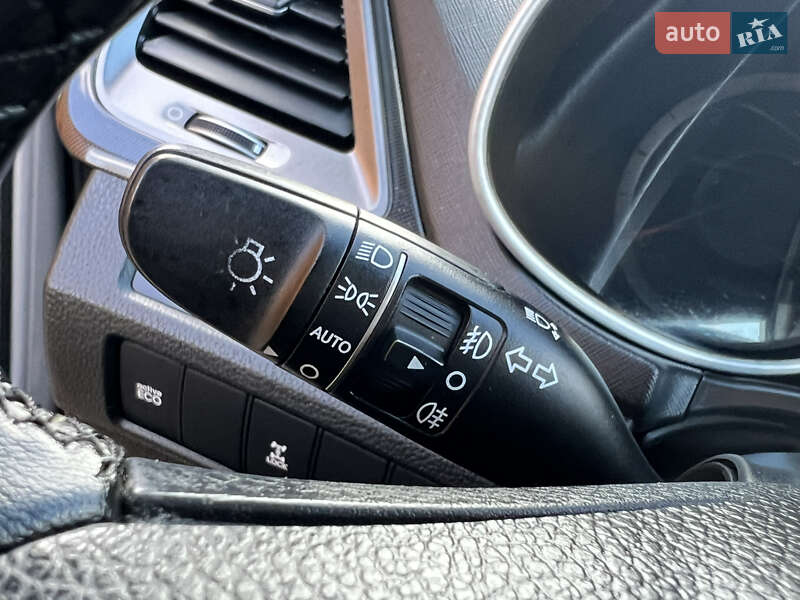 Внедорожник / Кроссовер Hyundai Santa FE 2013 в Ивано-Франковске