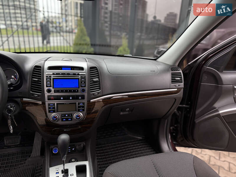 Внедорожник / Кроссовер Hyundai Santa FE 2012 в Киеве