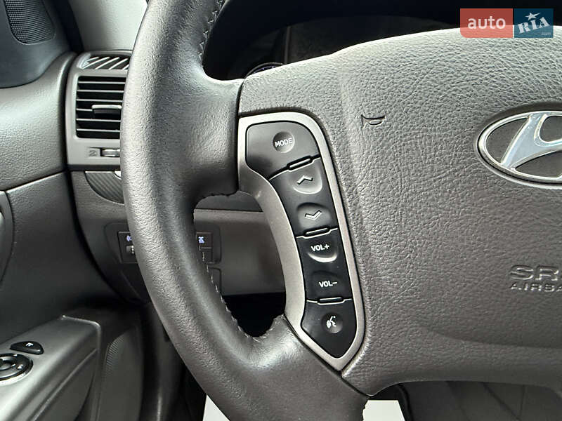 Внедорожник / Кроссовер Hyundai Santa FE 2012 в Ровно