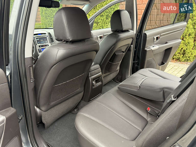 Внедорожник / Кроссовер Hyundai Santa FE 2012 в Ровно